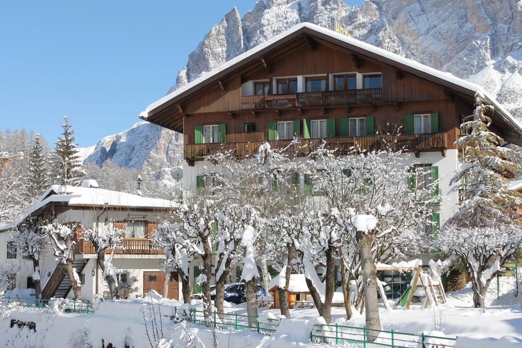 Hotel Pontechiesa Cortina d'Ampezzo Exterior photo